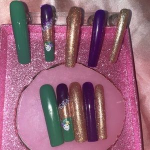 Handmade Mardi Gras press on nails & mask